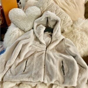 New Simply by Vera Wang Faux hoodedfur coat XL